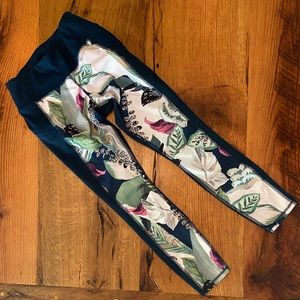 Athleta Navy Blue Stretch Leggings with Fun Floral Print, Side Zippers, Size XS